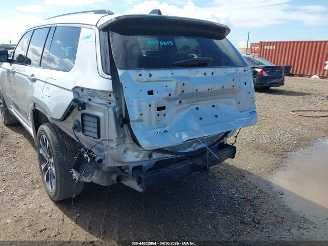 44832854 :رقم المزاد ، 1C4RJKDG4P8804126 vin ، 2023 Jeep Grand Cherokee L Overland 4x4 مزاد بيع