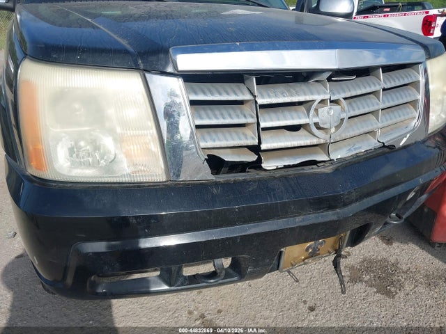2004 Cadillac Escalade Esv Standard მანქანა იყიდება აუქციონზე, vin: 3GYFK66N64G252261, აუქციონის ნომერი: 44832869