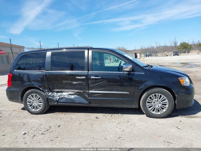 2016 Chrysler Town & Country Touring-l Anniversary Edition მანქანა იყიდება აუქციონზე, vin: 2C4RC1CG4GR254548, აუქციონის ნომერი: 44832878