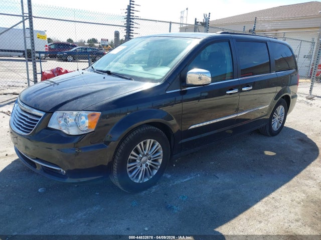 2016 Chrysler Town & Country Touring-l Anniversary Edition მანქანა იყიდება აუქციონზე, vin: 2C4RC1CG4GR254548, აუქციონის ნომერი: 44832878