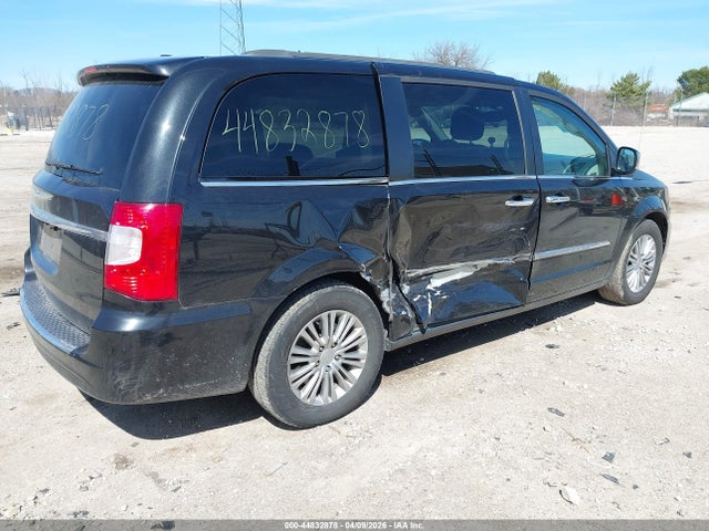 2016 Chrysler Town & Country Touring-l Anniversary Edition მანქანა იყიდება აუქციონზე, vin: 2C4RC1CG4GR254548, აუქციონის ნომერი: 44832878