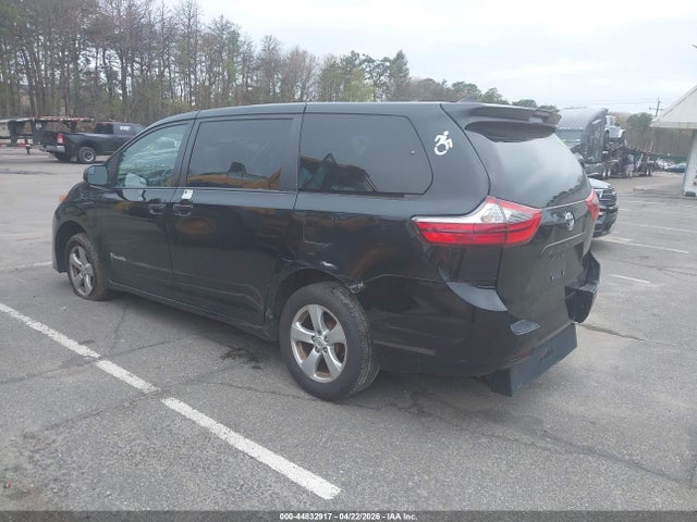 2020 TOYOTA SIENNA 5TDZZ3DC1LS068411 Photo 2