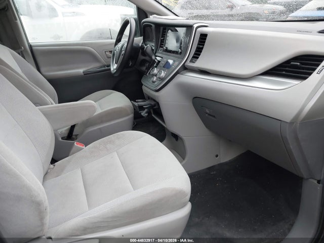 2020 TOYOTA SIENNA 5TDZZ3DC1LS068411 Photo 4