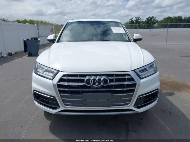 44832937 :رقم المزاد ، WA1CNAFY0J2104473 vin ، 2018 Audi Q5 2.0t Premium/2.0t Tech Premium مزاد بيع