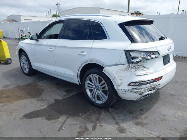 44832937 :رقم المزاد ، WA1CNAFY0J2104473 vin ، 2018 Audi Q5 2.0t Premium/2.0t Tech Premium مزاد بيع