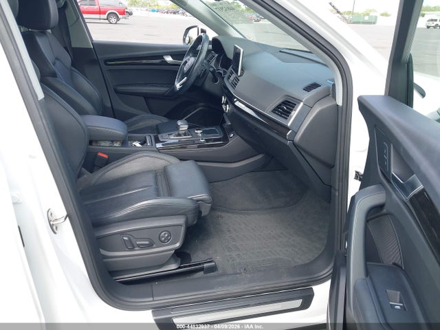 44832937 :رقم المزاد ، WA1CNAFY0J2104473 vin ، 2018 Audi Q5 2.0t Premium/2.0t Tech Premium مزاد بيع