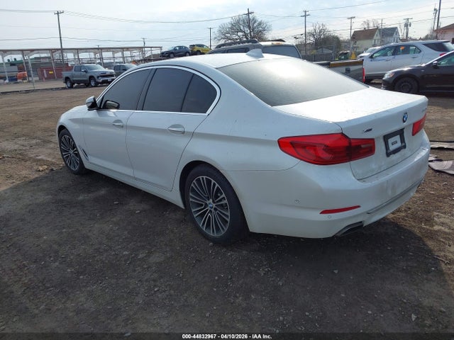 2017 BMW 540I WBAJE7C34HG887879 Photo 2