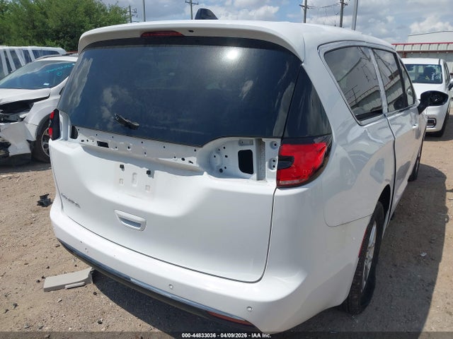Aukcja sprzedaży 2024 Chrysler Pacifica Touring L, vin: 2C4RC1BG2RR122750, numer aukcji: 44833036