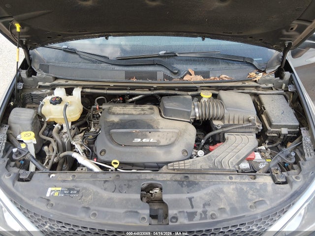 Продаж на аукціоні авто 2018 Chrysler Pacifica Touring L, vin: 2C4RC1BG7JR353681, номер лоту: 44833069