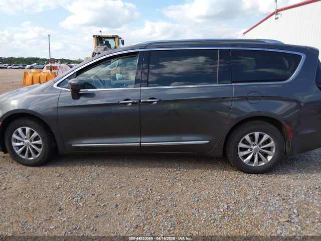 Продаж на аукціоні авто 2018 Chrysler Pacifica Touring L, vin: 2C4RC1BG7JR353681, номер лоту: 44833069