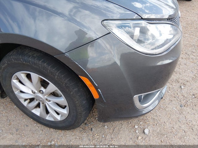 Продаж на аукціоні авто 2018 Chrysler Pacifica Touring L, vin: 2C4RC1BG7JR353681, номер лоту: 44833069