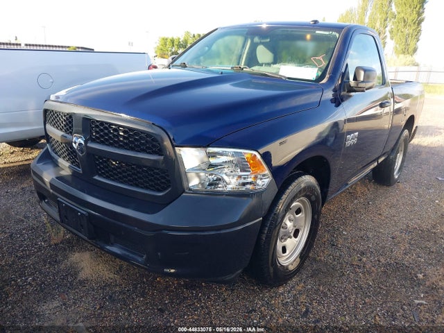 3C6JR6AG2JG323561 RAM 1500 Tradesman 4x2 6&#039;4 Box