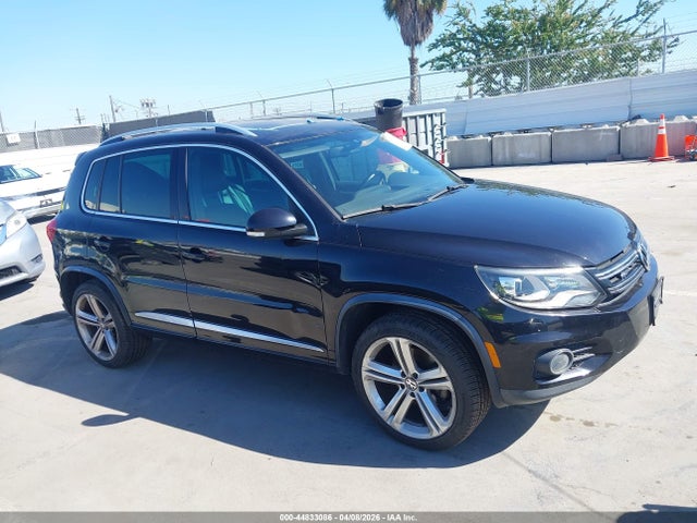 WVGAV7AX5FW606079 Volkswagen Tiguan R-line