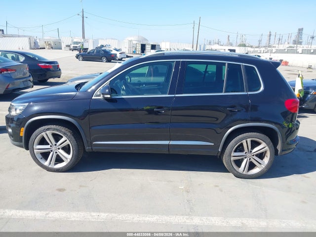WVGAV7AX5FW606079 Volkswagen Tiguan R-line