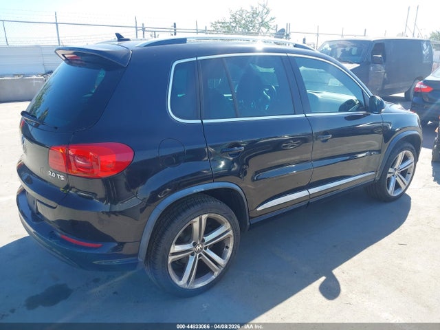 WVGAV7AX5FW606079 Volkswagen Tiguan R-line