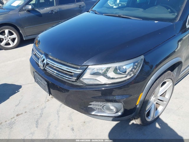 WVGAV7AX5FW606079 Volkswagen Tiguan R-line