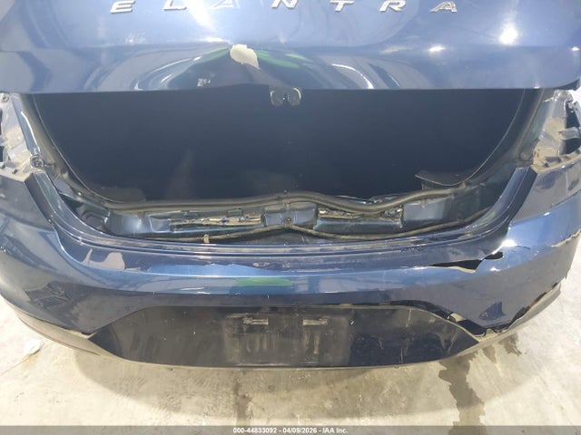 Продажа на аукционе авто 2020 Hyundai Elantra Sel, vin: 5NPD84LF4LH585187, номер лота: 44833092