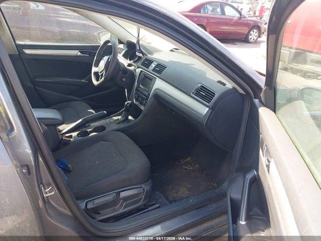 Продаж на аукціоні авто 2016 Volkswagen Passat 1.8t S, vin: 1VWAT7A34GC016351, номер лоту: 44833110