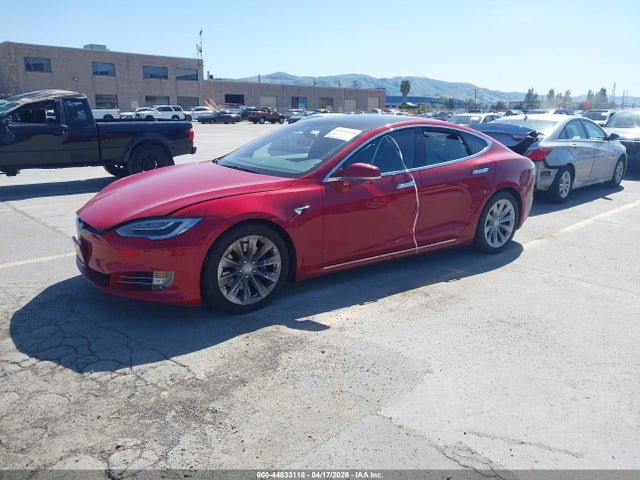 44833118 :رقم المزاد ، 5YJSA1E2XJF295505 vin ، 2018 Tesla Model S 100d/75d/p100d مزاد بيع