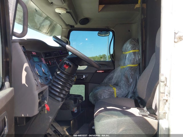 Продажа на аукционе авто 2020 Kenworth T3 Series, vin: 2NKHHM6X5LM400228, номер лота: 44833237