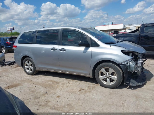 44833298 :رقم المزاد ، 5TDZK3DC9DS350558 vin ، 2013 Toyota Sienna L V6 7 Passenger مزاد بيع