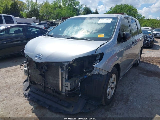 44833298 :رقم المزاد ، 5TDZK3DC9DS350558 vin ، 2013 Toyota Sienna L V6 7 Passenger مزاد بيع