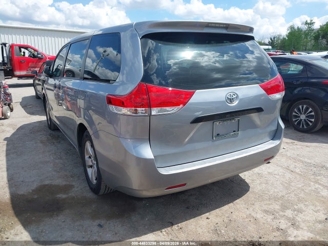 44833298 :رقم المزاد ، 5TDZK3DC9DS350558 vin ، 2013 Toyota Sienna L V6 7 Passenger مزاد بيع