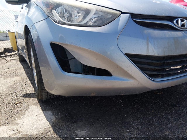 Продажа на аукционе авто 2015 Hyundai Elantra Se, vin: 5NPDH4AE1FH566904, номер лота: 44833395