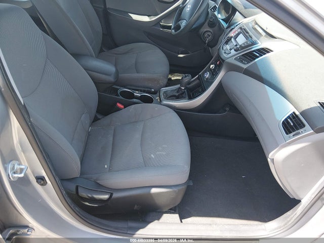 Продажа на аукционе авто 2015 Hyundai Elantra Se, vin: 5NPDH4AE1FH566904, номер лота: 44833395
