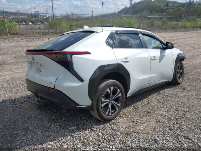 Toyota BZ4X XLE 2024 JTMABACA9RA089244 Image 4