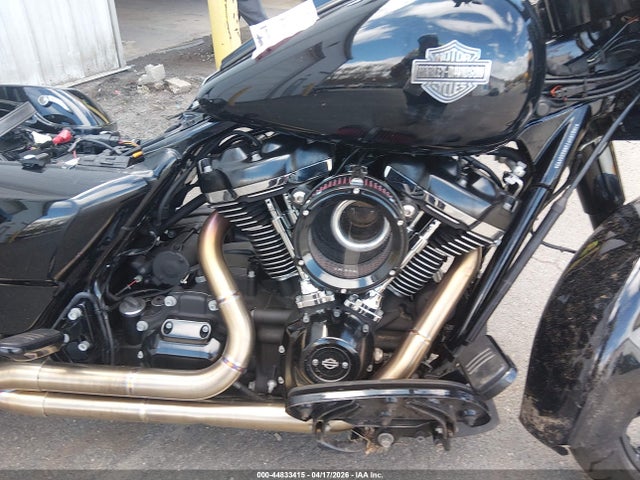 1HD1KVP16NB666493 Harley-Davidson FLHRXS