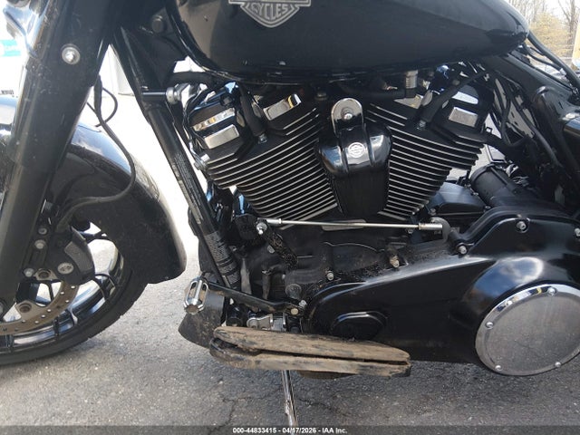 1HD1KVP16NB666493 Harley-Davidson FLHRXS