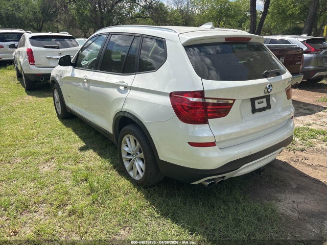 2017 BMW X3 5UXWX9C38H0W69711 Photo 2