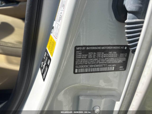 2017 BMW X3 5UXWX9C38H0W69711 Photo 8