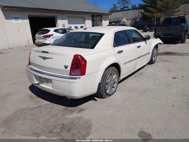 44833439 :رقم المزاد ، 2C3CA6CT5AH211408 vin ، 2010 Chrysler 300c Hemi مزاد بيع