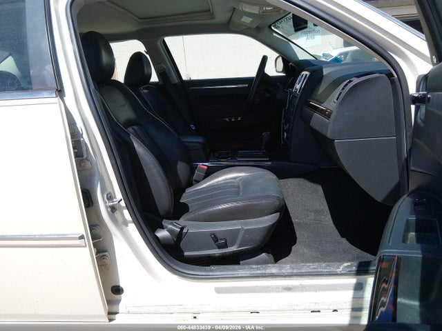 44833439 :رقم المزاد ، 2C3CA6CT5AH211408 vin ، 2010 Chrysler 300c Hemi مزاد بيع