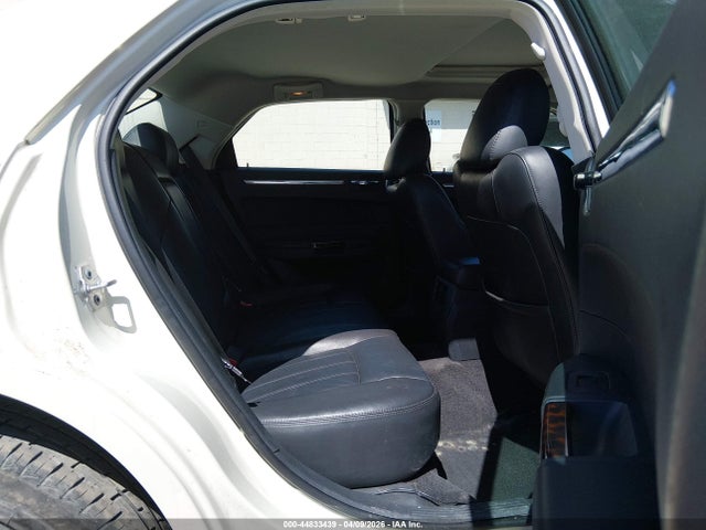 44833439 :رقم المزاد ، 2C3CA6CT5AH211408 vin ، 2010 Chrysler 300c Hemi مزاد بيع