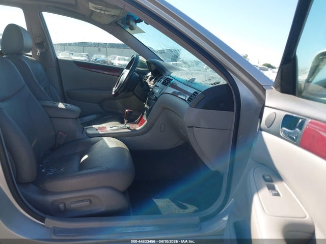 2003 Lexus Es 300 მანქანა იყიდება აუქციონზე, vin: JTHBF30G830120315, აუქციონის ნომერი: 44833456