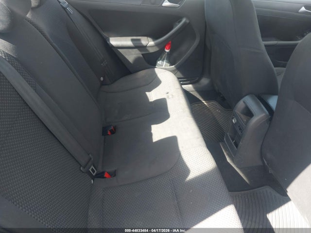 Продажа на аукционе авто 2014 Volkswagen Jetta 2.0l S, vin: 3VW2K7AJ7EM241056, номер лота: 44833484
