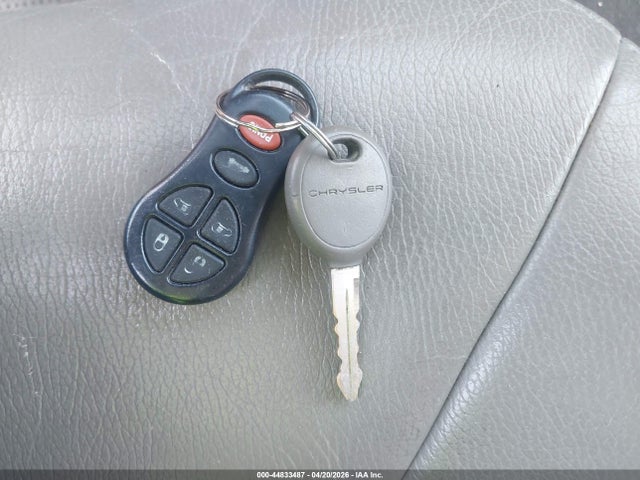 Продажа на аукционе авто 2002 Chrysler Town & Country Lxi, vin: 2C4GP54L92R542914, номер лота: 44833487