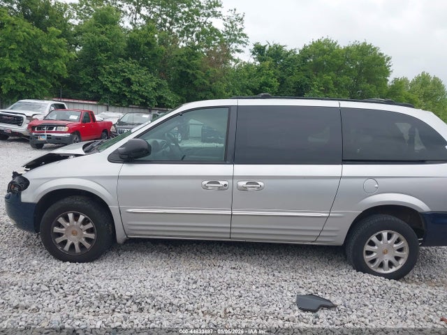 Продажа на аукционе авто 2002 Chrysler Town & Country Lxi, vin: 2C4GP54L92R542914, номер лота: 44833487