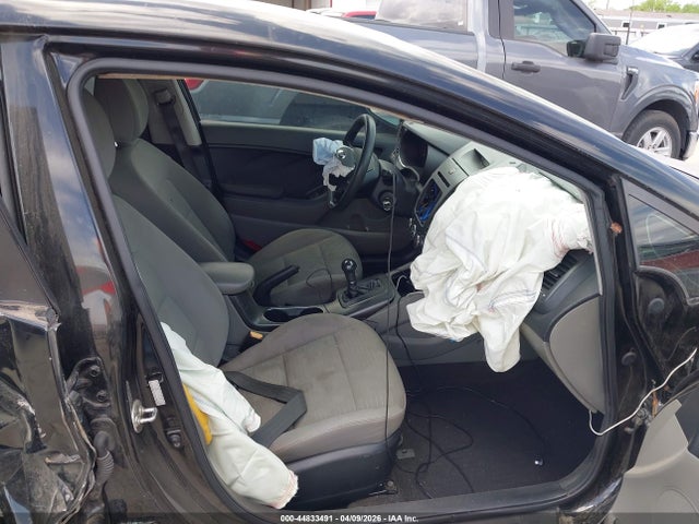 2016 KIA FORTE KNAFK4A62G5509676 Photo 4