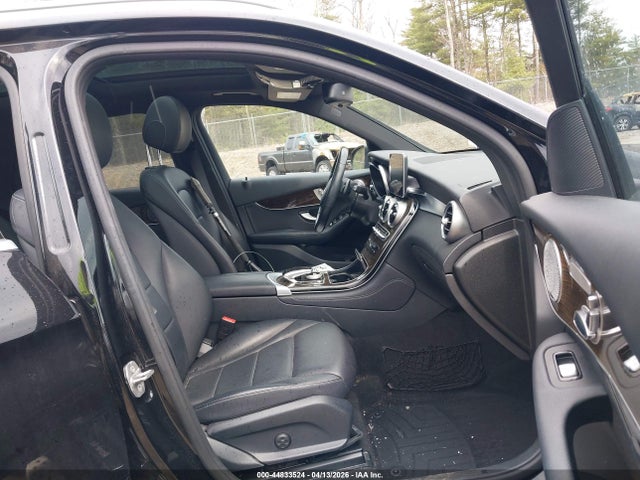 WDC0G4KBXHF157359 Mercedes-Benz Glc 300 4matic