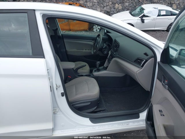 5NPD74LF1HH153120 Hyundai ELANTRA SE