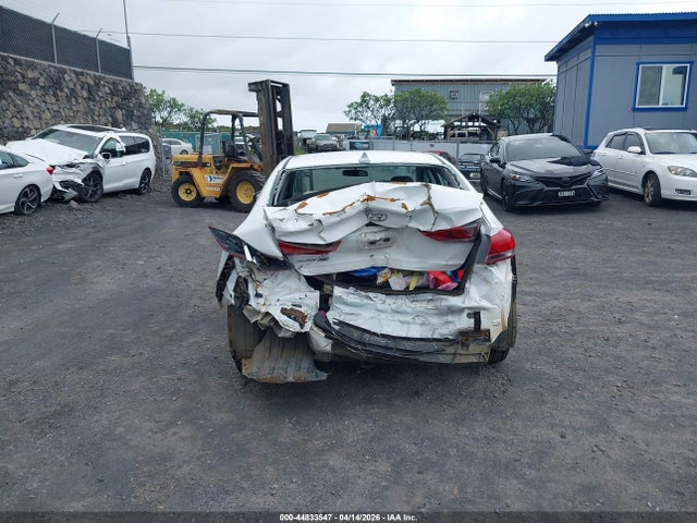 5NPD74LF1HH153120 Hyundai ELANTRA SE