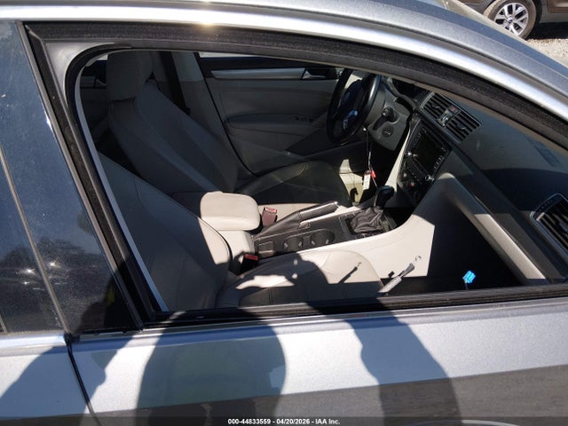 Продажа на аукционе авто 2015 Volkswagen Passat 1.8t Limited Edition, vin: 1VWAS7A38FC113702, номер лота: 44833559