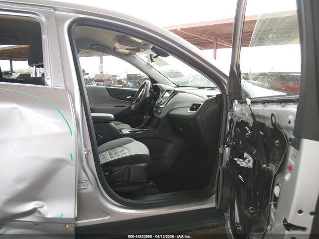 3GNAXHEV5KS581551 Chevrolet EQUINOX LS