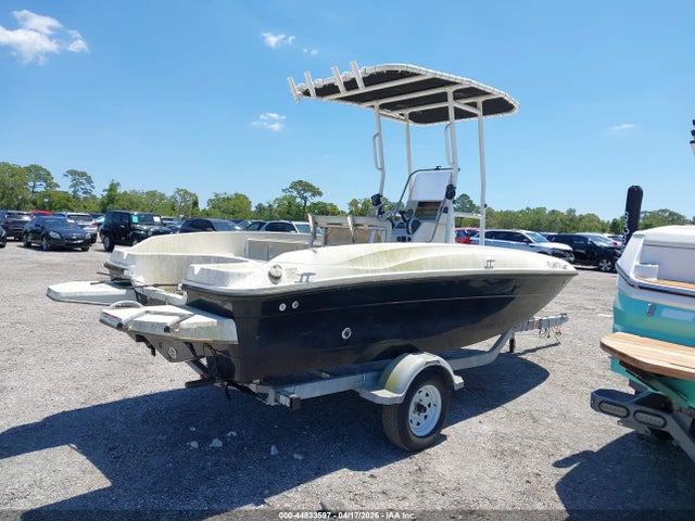 BLBX3304B919 Brunswick Family Boat Co Boat
