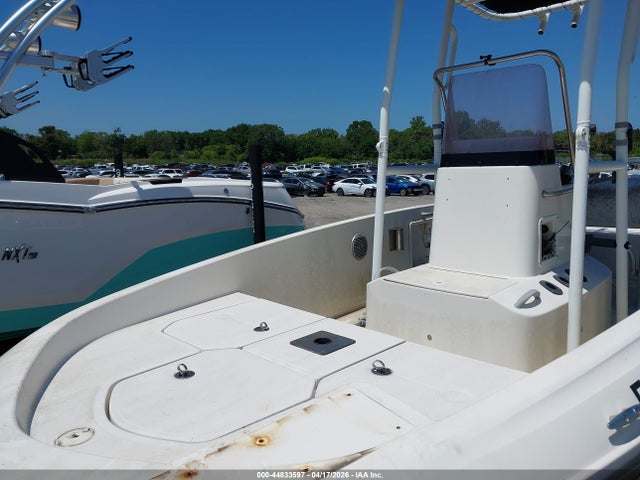 BLBX3304B919 Brunswick Family Boat Co Boat