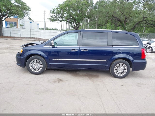 44833599 :رقم المزاد ، 2C4RC1GG7FR597251 vin ، 2015 Chrysler Town & Country Limited Platinum مزاد بيع